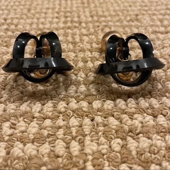 Sheila Fajl Do The Twist Earring Black - Picture 4 of 5